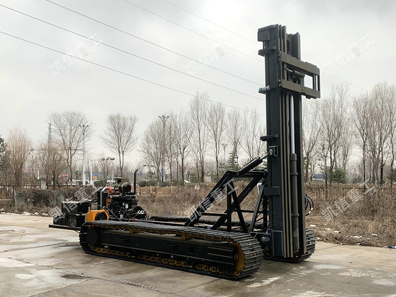 30T钢制履带底盘叉车