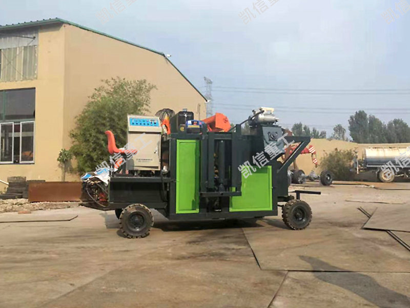 现浇成型路平石滑模机